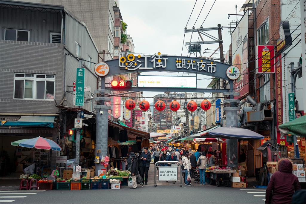 外國人搬來台灣定居卻嘆「最遭的決定」!他列4缺點:人們懶的打招呼