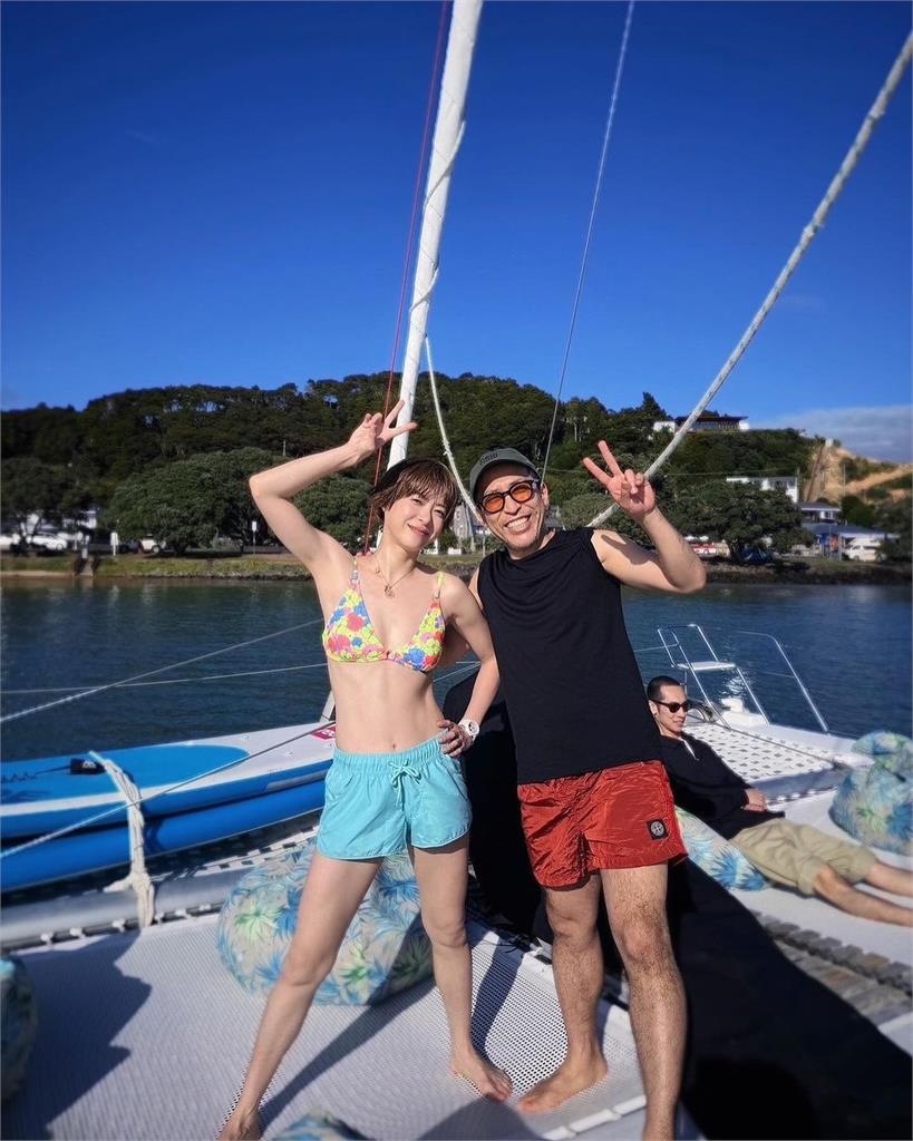 《交響情人夢》野田妹37歲下海脫了！紐西蘭解放「螢光比基尼」逼瘋萬粉：很猛