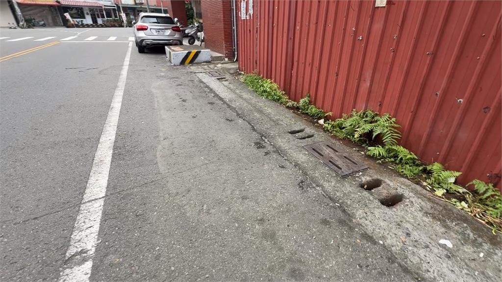 南投２婦「肉身霸車格」拍窗嗆聲　１人自稱檢察官囂張占位雙方僵持