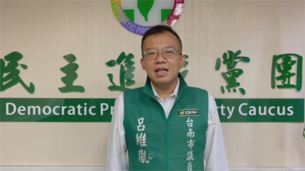 曾被評「待觀察議員」 謝龍介帶民眾黨小雞宣講遭諷