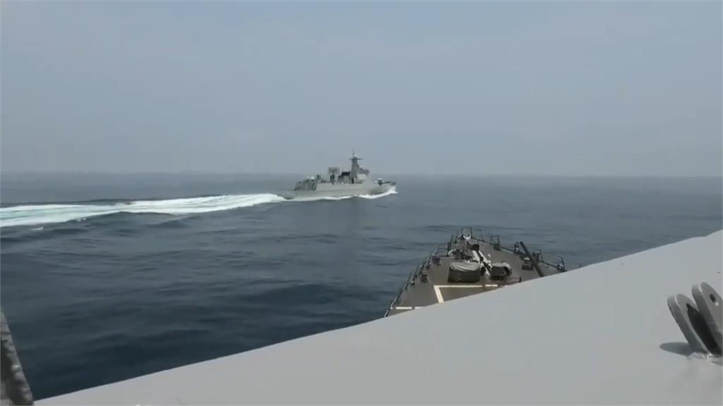 美中軍艦台海距137公尺險擦撞　驚險畫面全曝光