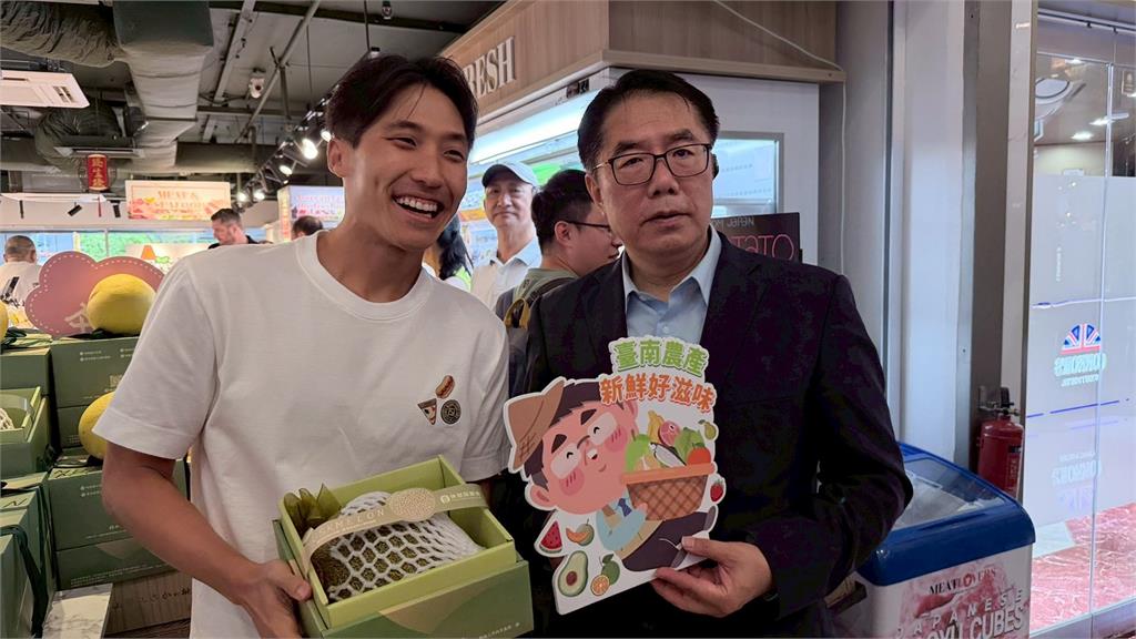 快新聞/快閃推廣洋香瓜與大白柚 黃偉哲把台南優選鮮果送入星國家