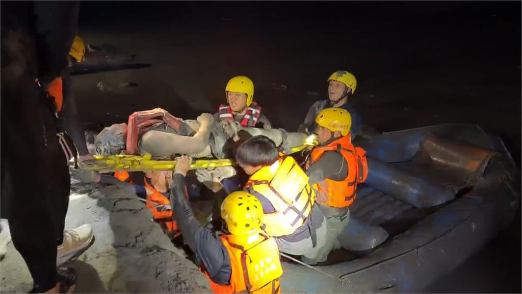 奇蹟! 工地主任被馬太鞍溪洪水沖走 躺大石撐15hrs獲救