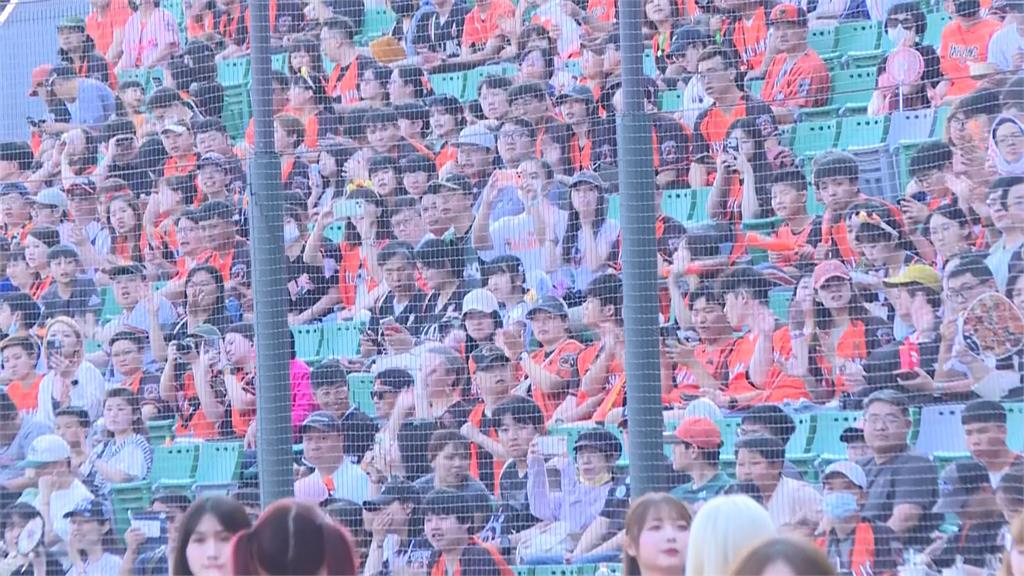 亞太棒球場驚傳暴力衝突!火爆男「掌摑工讀生」遭送辦...身分背景曝光