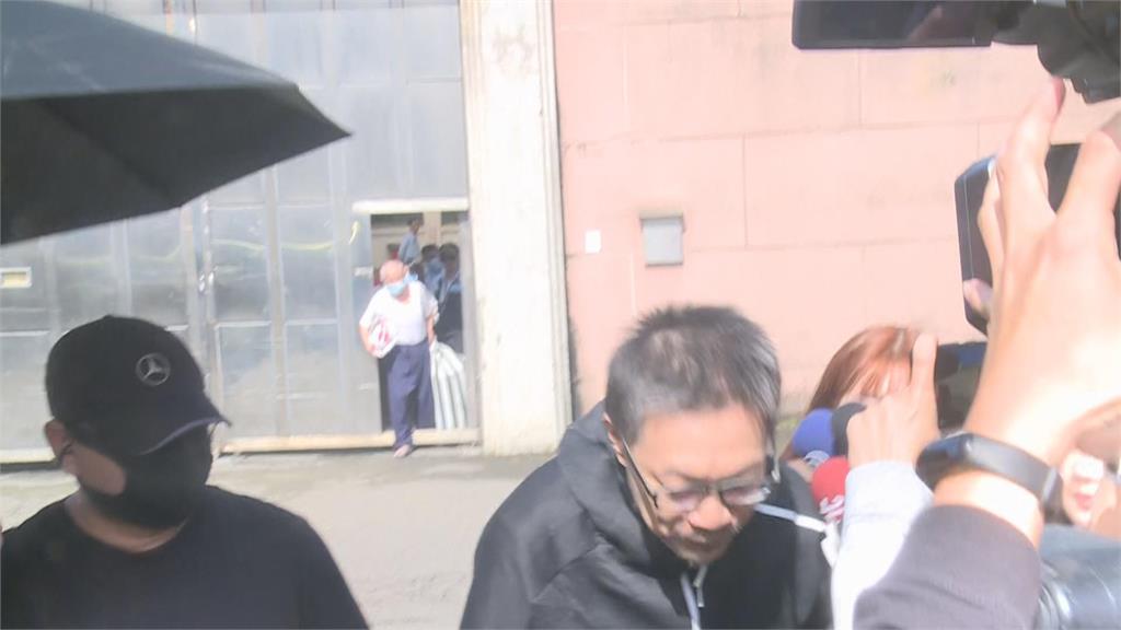 最新/強吻鍾沛君提早出獄 朱學恒「消瘦一圈」畫面曝光