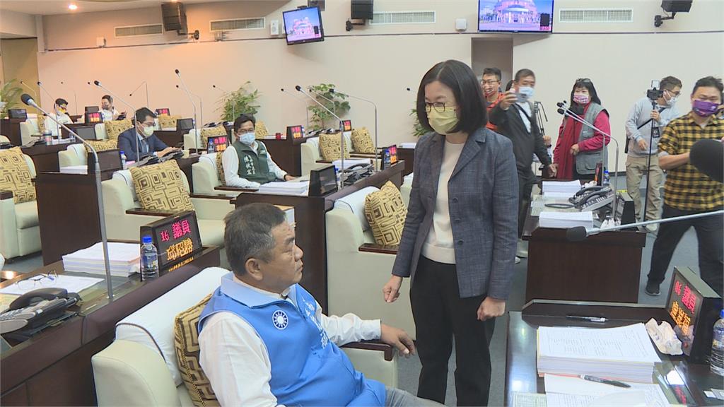 邱莉莉事件延燒！藍嗆主席換人　台南市議會開議爆推擠衝突