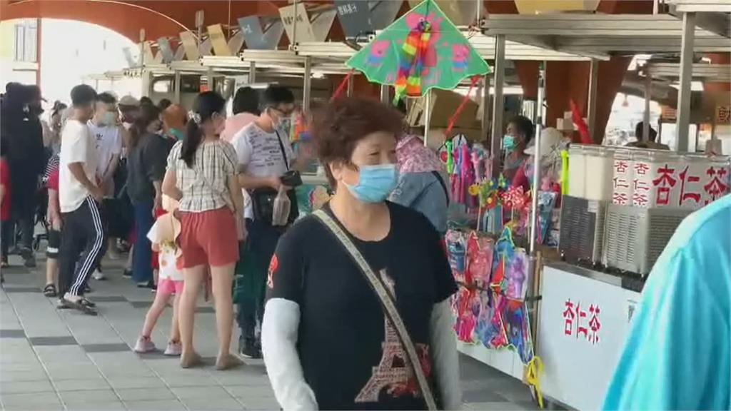 南寮漁港全新景點吸人潮 碼頭畫紅線漁民不滿抗議