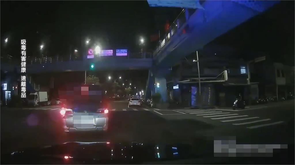 開車蛇行不打燈! 新北毒駕男恐吞17萬罰單