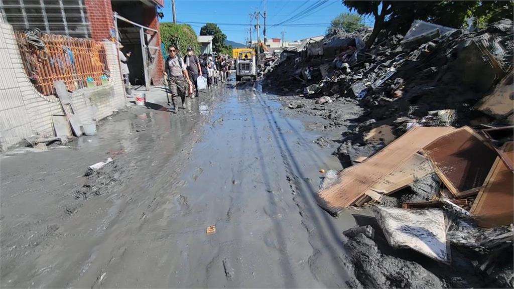 「鏟子超人」為救災出事了！32歲志工「橫紋肌溶解」住加護...羅一鈞說話了