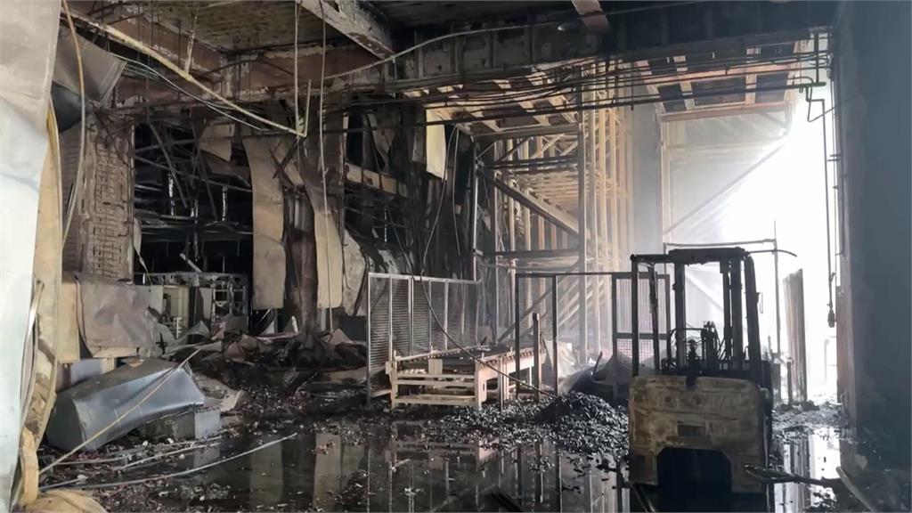 高雄三元科技鋰電池廠爆炸15傷 火勢狂燒7小時
