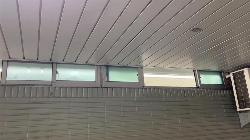 有練過縮骨功?街友鑽氣窗爬進火車站 搜刮超商3千多元