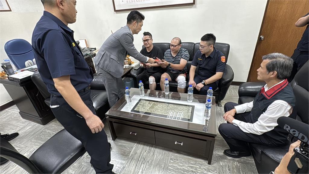 快新聞/毒蟲通緝犯「拒檢還衝撞」釀2警重傷 蔣萬安探視:一定做警察最有力後盾