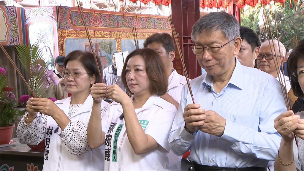 宜蘭輔選尷尬畫面曝！　柯文哲遭民眾嗆"擋路"