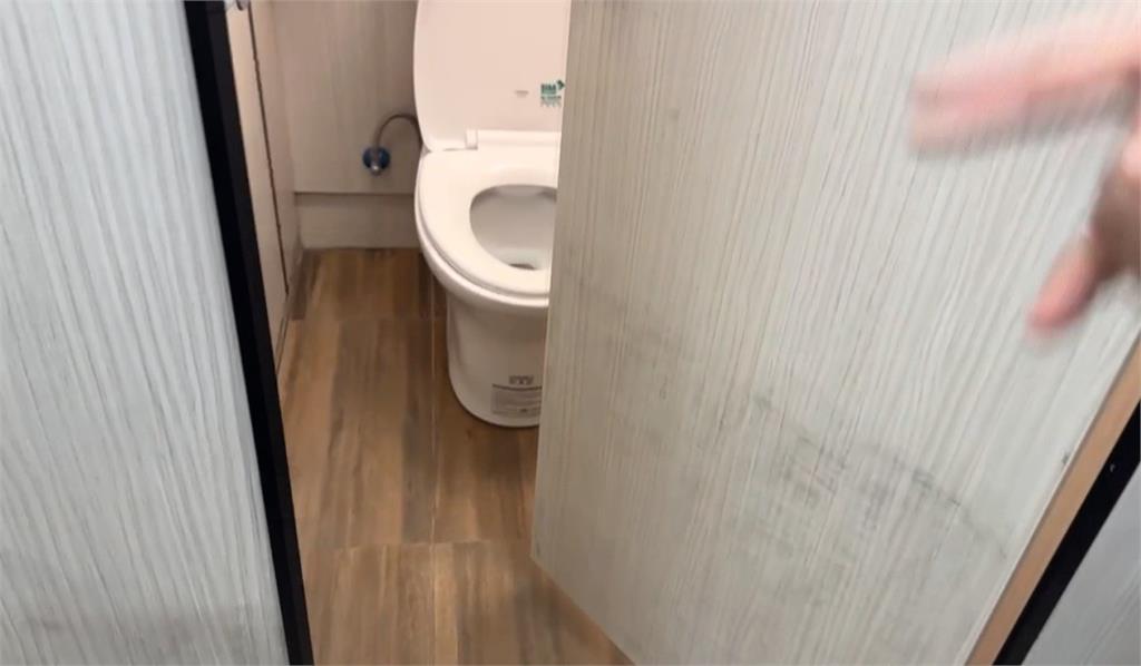 "攝"狼躲縣府女廁偷拍　女公務員嚇得驚聲尖叫