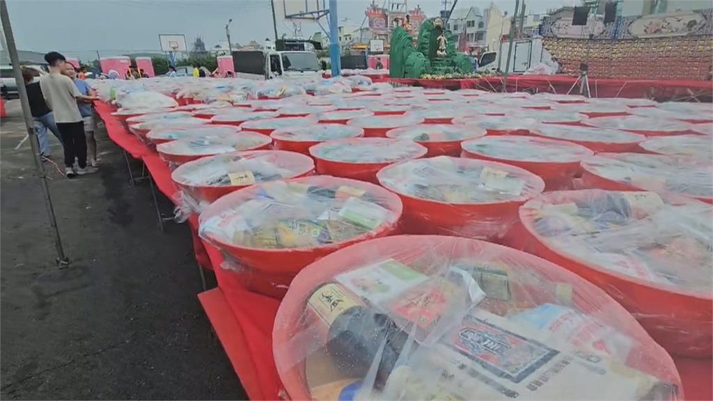 風雨吹垮棚架不退縮　台南保安宮普渡如期辦理