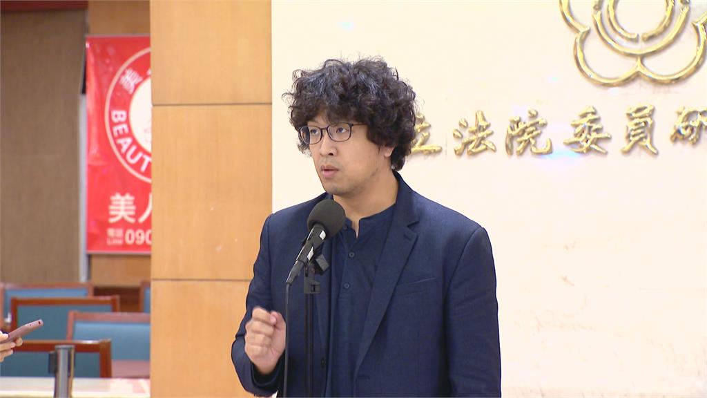 羅智強質詢沈伯洋台下狂轟　互槓「水準最低的立委」