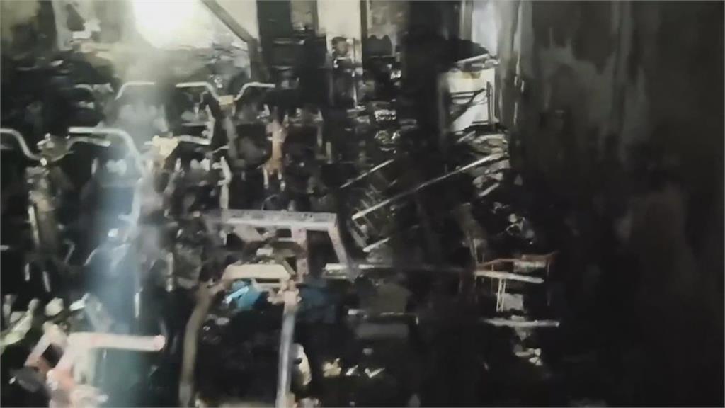 澎湖租車行凌晨大火! 1男受困消防隊當「人梯」引導逃生