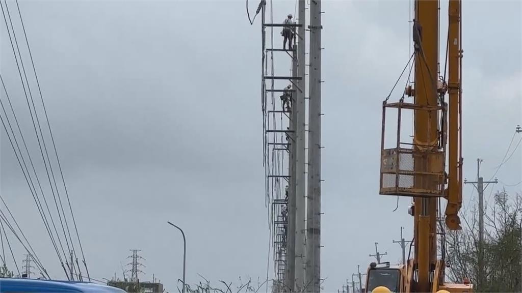 停電已5天! 嘉南一帶民眾苦不堪言 里長.廟宇供發電機充電