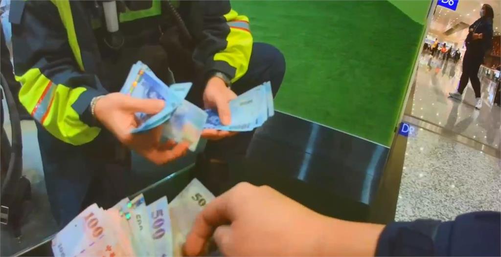假拾金不昧! 男撿錢包取走3萬3千8再交保全