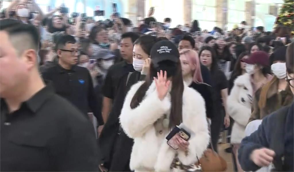 韓國頒獎典禮「AAA」將登場 IU、朴寶劍、女團IVE抵達高雄