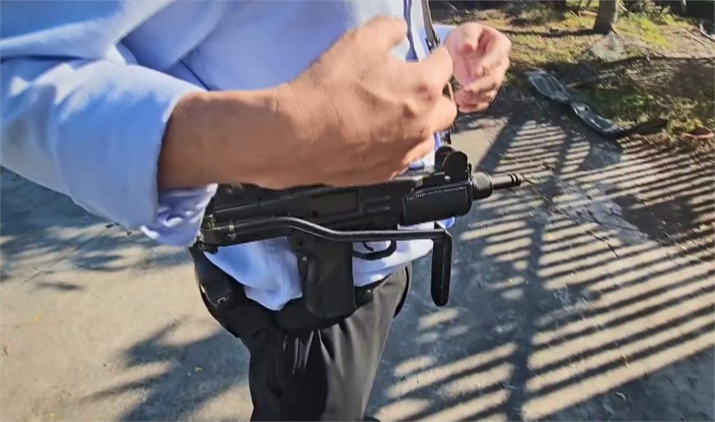 驚險畫面曝! 屏東槍砲嫌拒捕 警連開42槍攻堅圍捕