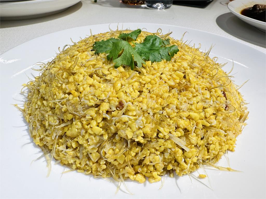 多圖/林百里揪黃仁勳「AI晚宴」19道料理全開箱!隱藏版包場菜單獨家揭密
