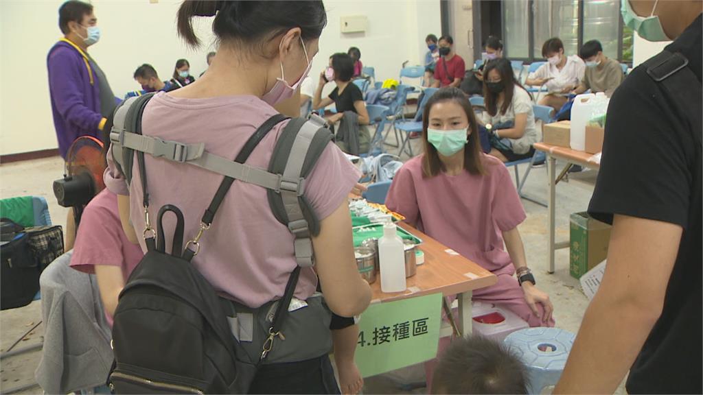 邊境解封後...青壯族搶打次世代疫苗 台中第4期1.4萬劑全數預約完畢