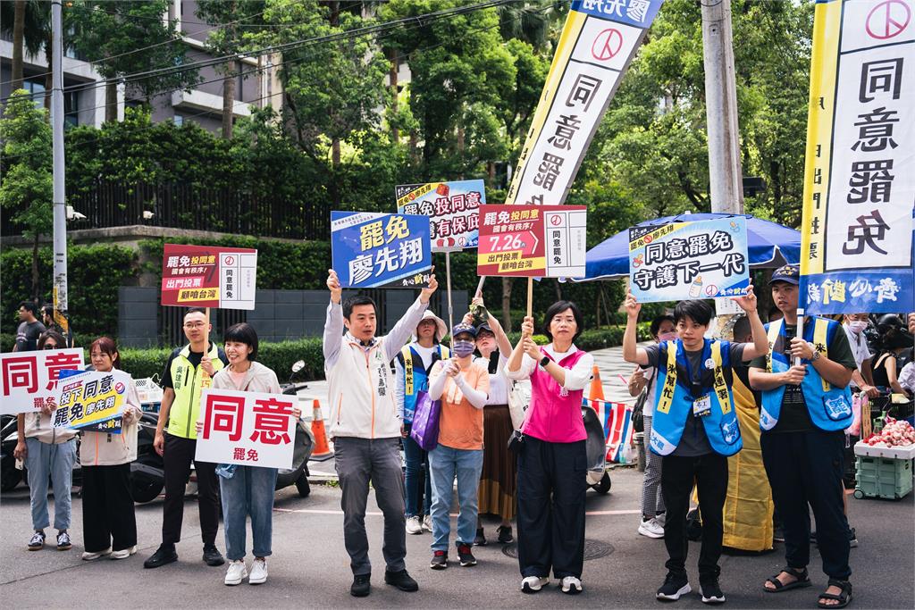 快新聞/大罷免不是為政黨利益!蘇巧慧率綠營黨部衝陸戰 宣傳罷藍委理由