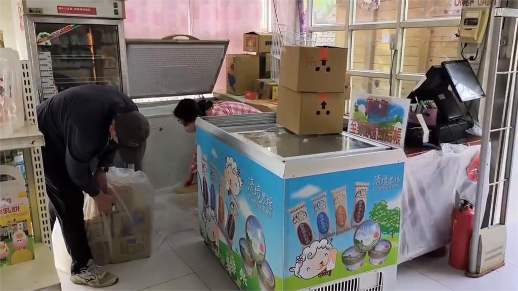 合歡山頂清晨最大陣風13級　南投仁愛農民搶收蔬果