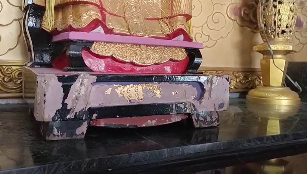 快新聞/神明也泡水!光復災區寺廟神像受損 修復師徒手搶救金身