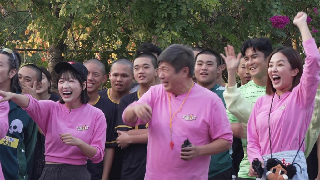 「樂齡組跳舞賽」胡瓜跳舞出題馬上忘記動作！鄉親媽媽神還原舞蹈過關