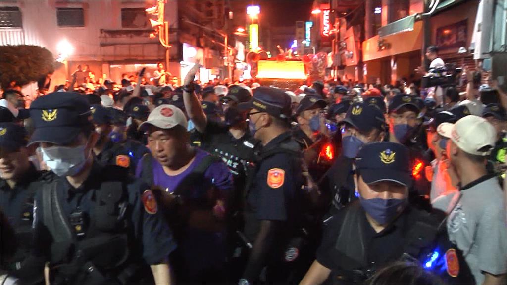 大甲媽回鑾行經彰化險被搶轎 優勢警力上場排除狀況