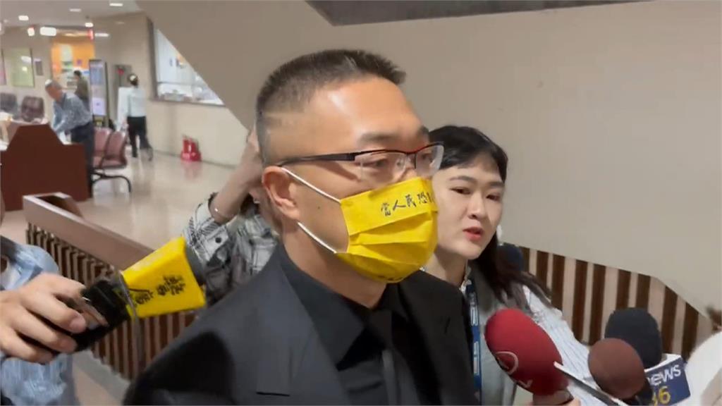 鍾沛君控朱學恒「強吻」首開庭 雙雙現身直球對決