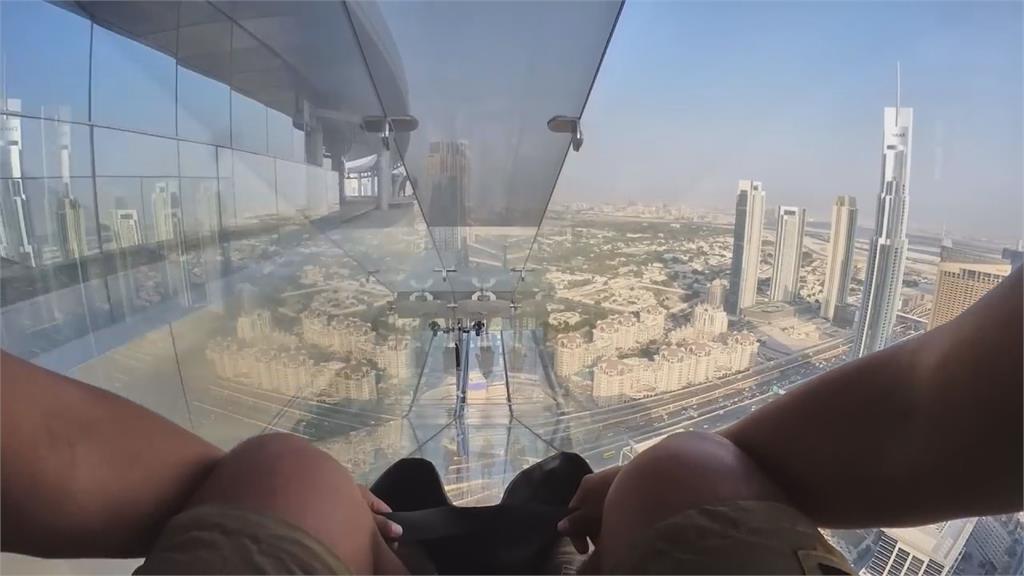台男訪杜拜世界最高樓！俯瞰市中心「絕美夜景」　他感動讚：此生無憾
