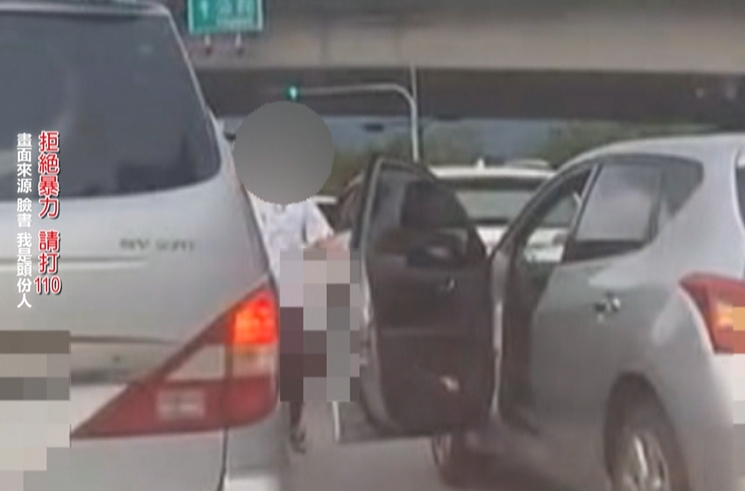 苗栗駕駛疑行車糾紛下車亮刀! 民眾嚇得PO網