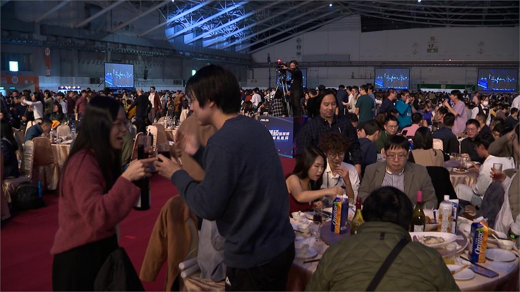 華碩往全方位AI企業發展 施崇棠:AI人才擴編到千人