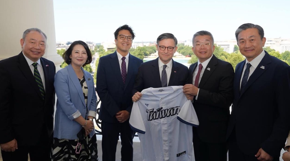 快新聞／訪美大突破！沈伯洋同框強生還巧遇「NBA這球星」　會談內容全說了