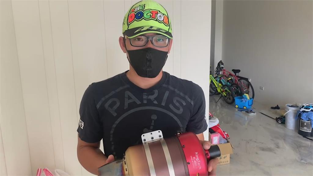 單車界「鋼鐵人」4ni? 裝噴射引擎飆速133KM