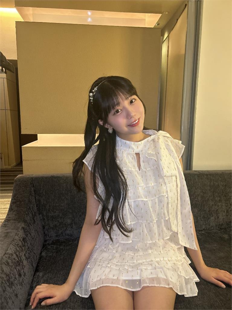 遭大叔漫畫家「AI脫衣」生成清涼照瘋傳！正妹偶像抓包「怒刷嘔吐圖」抗議