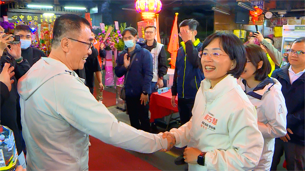 獨家/罕見同台!蘇巧慧巧遇李四川 比讚嗨喊「一起為新北加油!」