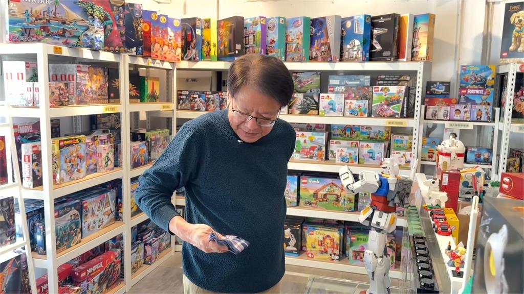 小漏氣!潘孟安買玩具送姪兒 錯認鋼彈忘帶錢包「這招」解危