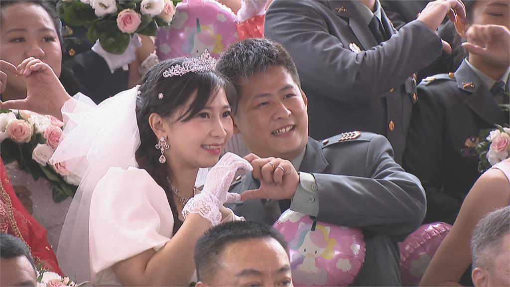 陸軍年度聯合婚禮 166對新人共結連理