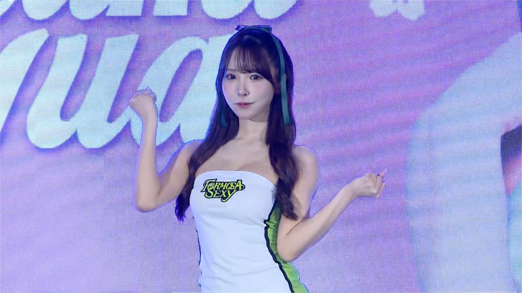 啦啦隊(影)／超人氣女神三上悠亞來了！最想吃美食、最有印象球員、背號含義全說了