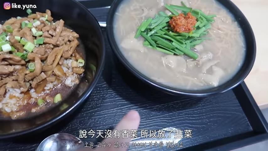 歐膩在韓國吃台灣大腸麵線滷肉飯！網評：加錯佐料不及格