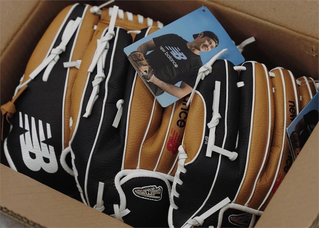 MLB／大谷翔平好暖！送6萬個手套給小學生　親筆留言：一起來打棒球！