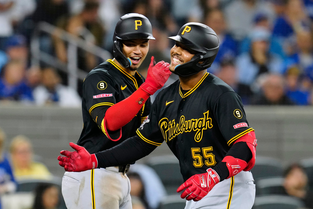 MLB(影)/海盜學長們的「冷暴力」!菜鳥瓦德茲生涯首安就是全壘打休息區遭惡整