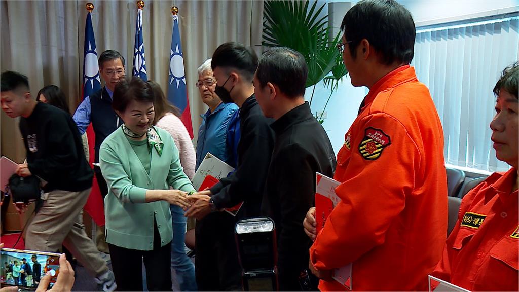 台中新光氣爆案11名英雄 彰基情侶檔等5人頒1萬元獎金