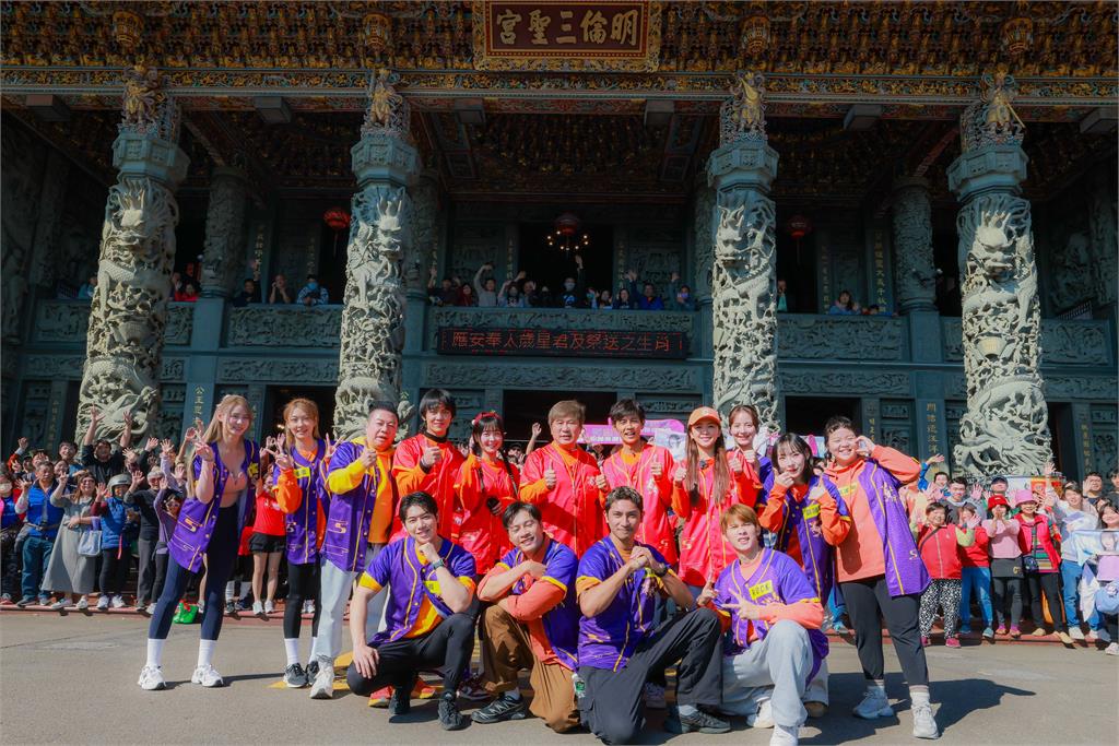 綜藝天王胡瓜除夕夜獨家在民視！準備10萬元鉑金包大贈獎給鄉親