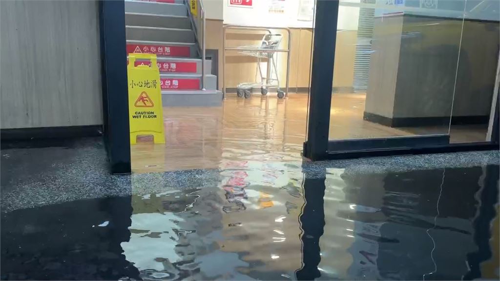 搶救！桃園新屋鐵皮住宅傳火警　71歲受困老翁獲救失去生命跡象