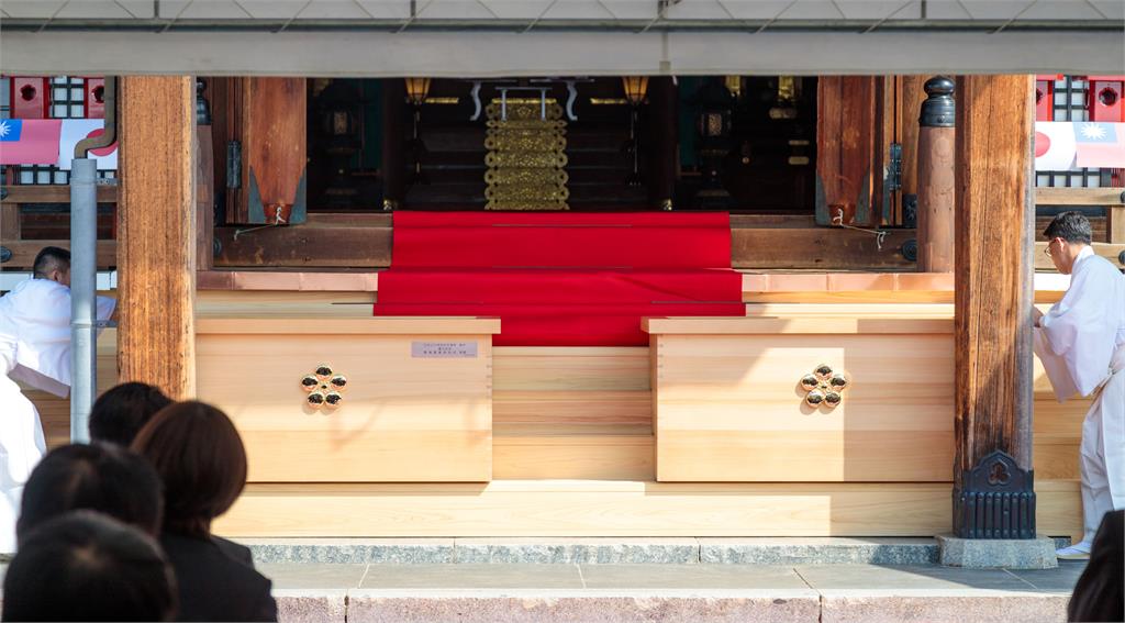快新聞／台日友好！嘉義阿里山檜木打造「神社賽錢箱」　送往日本「防府天滿宮」啟用